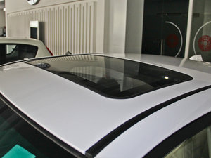 2014款1.5L 手动尊贵版 车顶