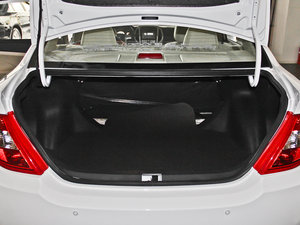 2014款1.5L 手动尊贵版 行李厢空间