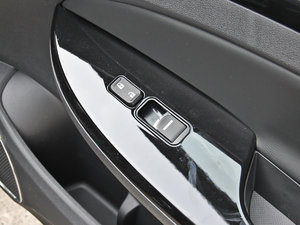 2014款1.5L 手动豪华版 中控区