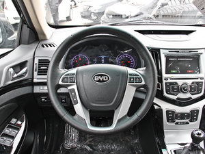 2014款1.5L 手动豪华版 方向盘