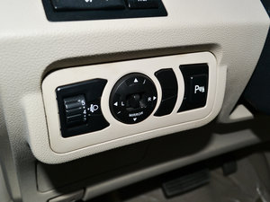 2014款1.5TID 自动豪华版 中控区