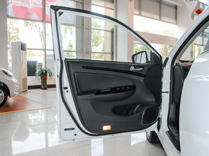 2014款1.5L 手动尊贵版 驾驶位车门