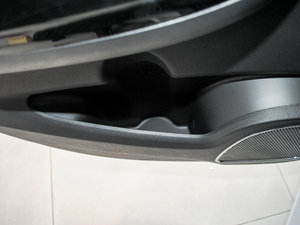 2014款1.5L 手动尊贵版 空间座椅