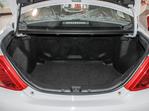 2014款1.5L 手动尊贵版 行李厢空间