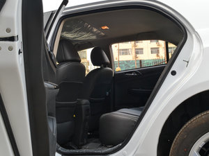 2014款1.5L 自动豪华版 空间座椅