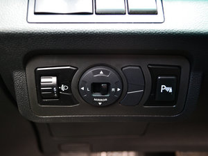 2014款1.5L 自动豪华版 中控区