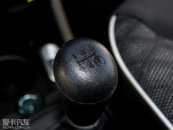 比亞迪汽車2015款比亞迪F0