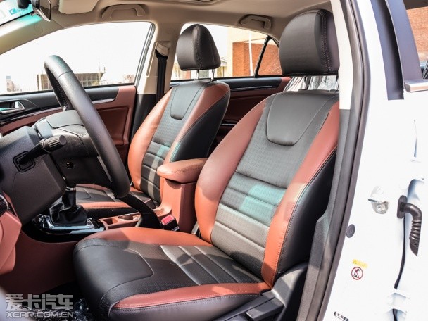 比亞迪汽車2015款速銳