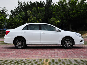 2015款1.5L 自动豪华型 整体外观
