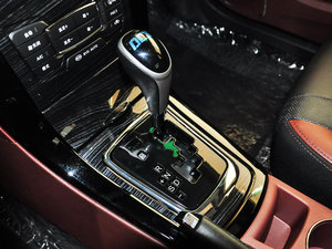 2015款1.5L 自动豪华型 换挡杆