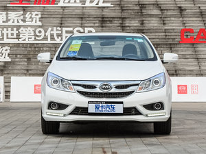 2015款1.5L 手动豪华型 正前