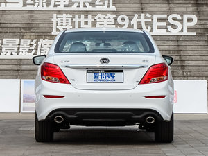 2015款1.5L 手动豪华型 正后	