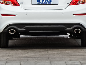 2015款1.5L 手动豪华型 排气管