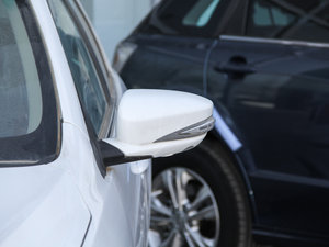 2015款改款 1.5L 手动舒适型 后视镜