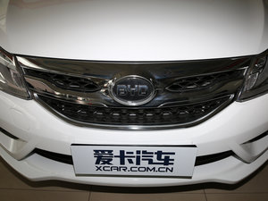 2015款改款 1.5L 手动豪华型 中网