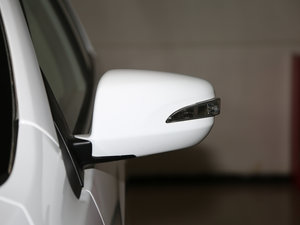 2015款改款 1.5L 手动豪华型 后视镜