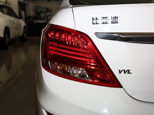 2015款改款 1.5L 手动豪华型 尾灯
