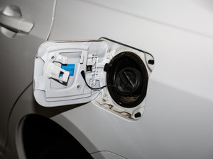 2015款改款 1.5L 手动豪华型 油箱盖