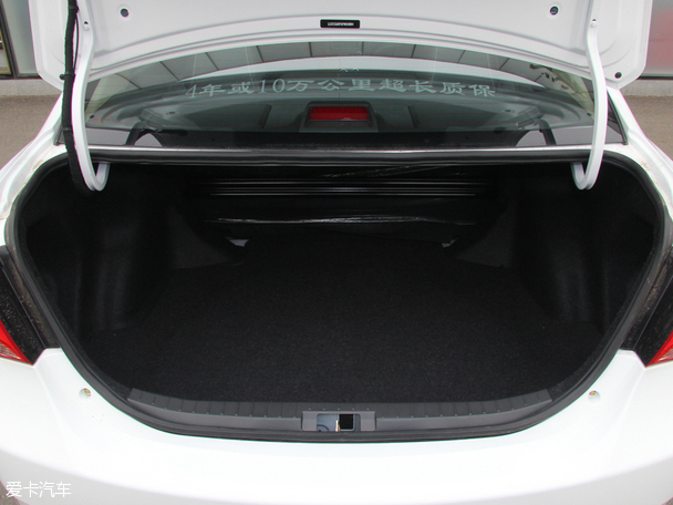 比亞迪汽車2015款比亞迪L3