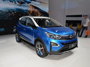 2017款双模 1.5L 四驱豪华型 整体外观