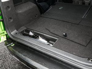 2017款双模 1.5L 四驱豪华型 空间座椅