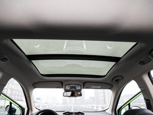 2017款双模 1.5L 四驱豪华型 空间座椅