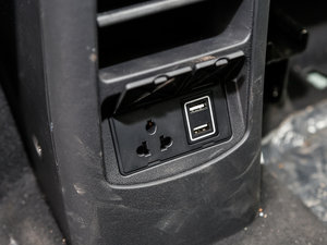2017款双模 1.5L 四驱豪华型 空间座椅