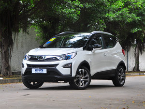 2016款1.5L 手动尊贵型 左前45度