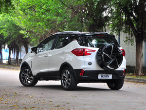 2016款1.5L 手动尊贵型 左后45度