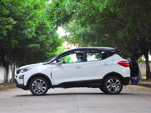 2016款1.5L 手动尊贵型 正侧（左）