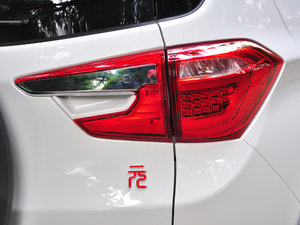 2016款1.5L 手动尊贵型 尾灯