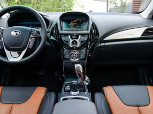 2015款双冠版 1.5T 旗舰Plus 中控台