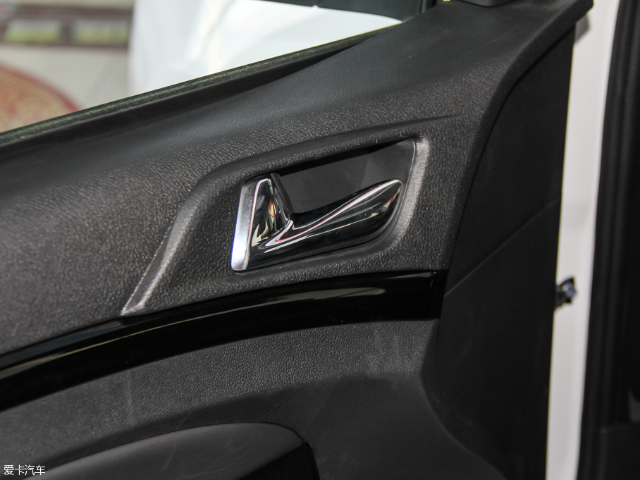 2016��ȁ���e5 300 ���A��