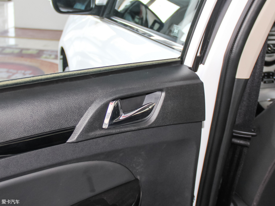 2016��ȁ���e5 300 ���A��