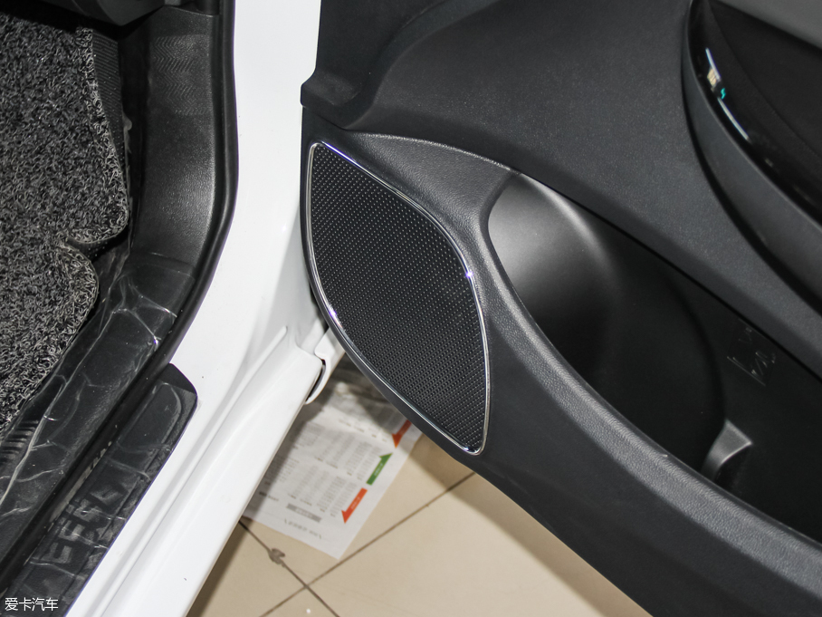 2016��ȁ���e5 300 ���A��