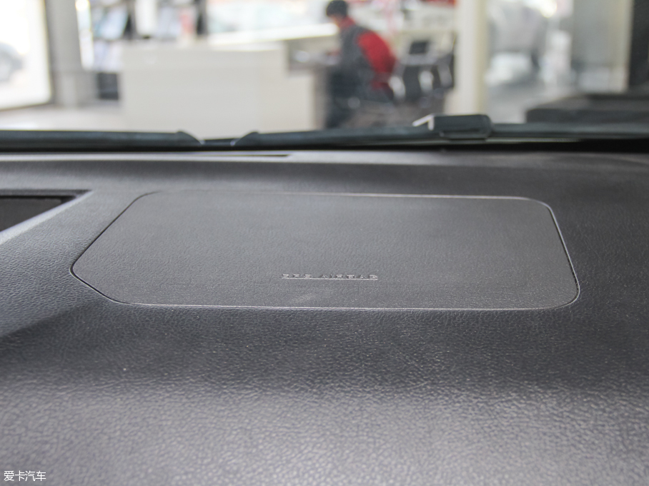 2016��ȁ���e5 300 ���A��