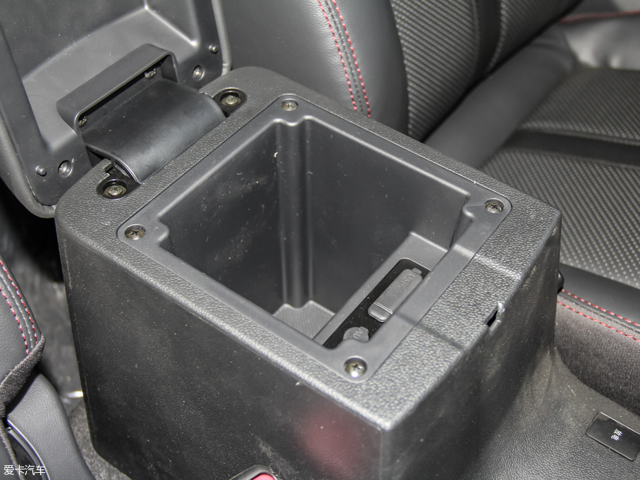 2016��ȁ���e5 300 ���A��