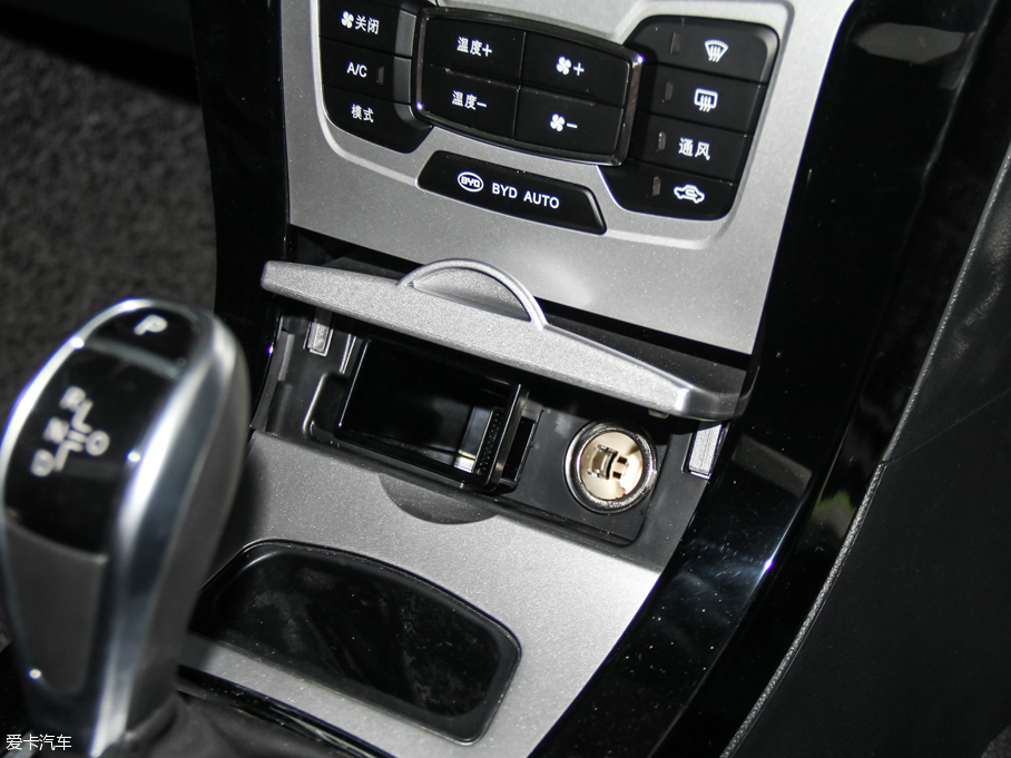 2016��ȁ���e5 300 ���A��