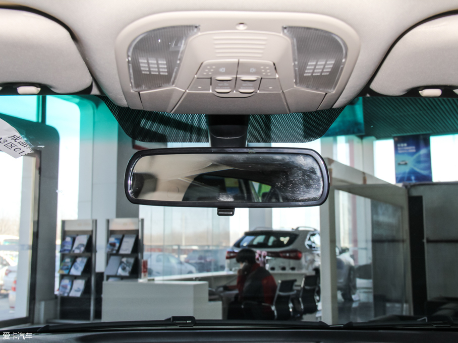 2016��ȁ���e5 300 ���A��