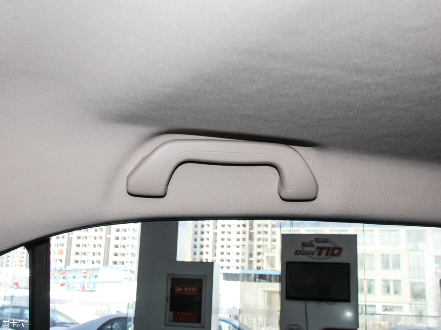 2016��ȁ���e5 300 ���A��