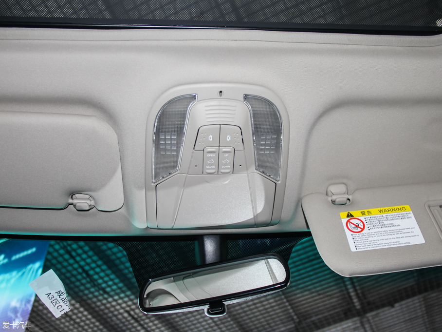 2016��ȁ���e5 300 ���A��