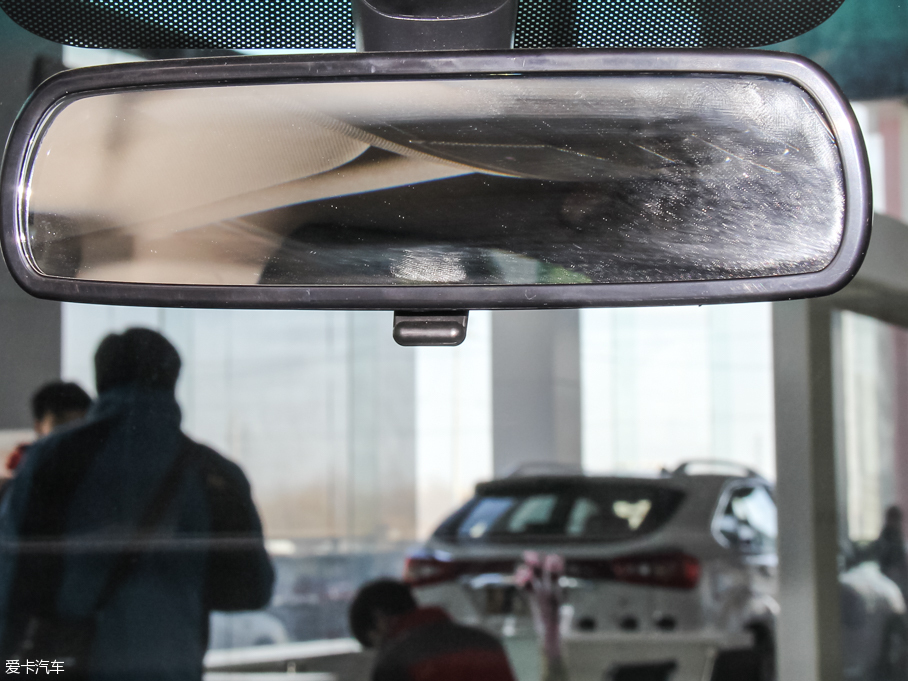 2016��ȁ���e5 300 ���A��