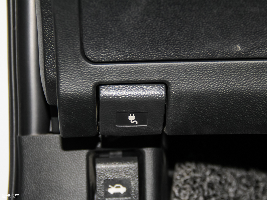 2016��ȁ���e5 300 ���A��