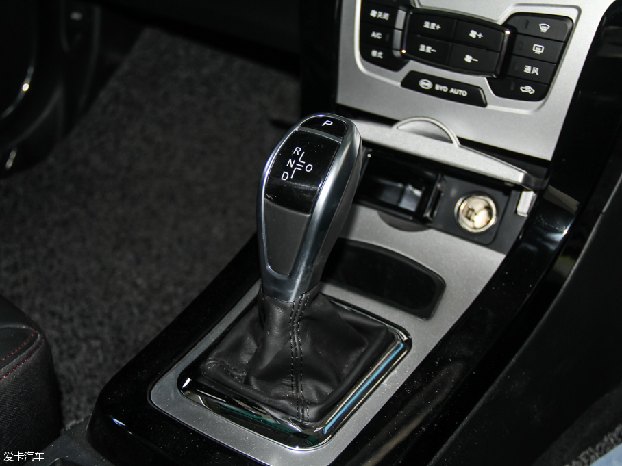 2016��ȁ���e5 300 ���A��