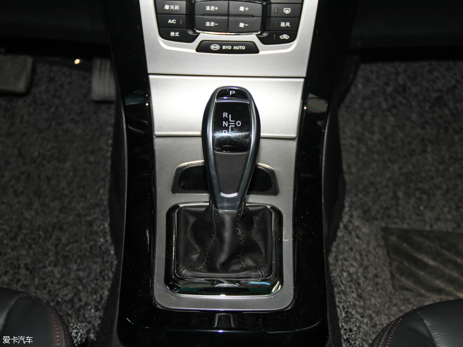 2016��ȁ���e5 300 ���A��