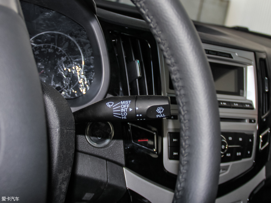 2016��ȁ���e5 300 ���A��