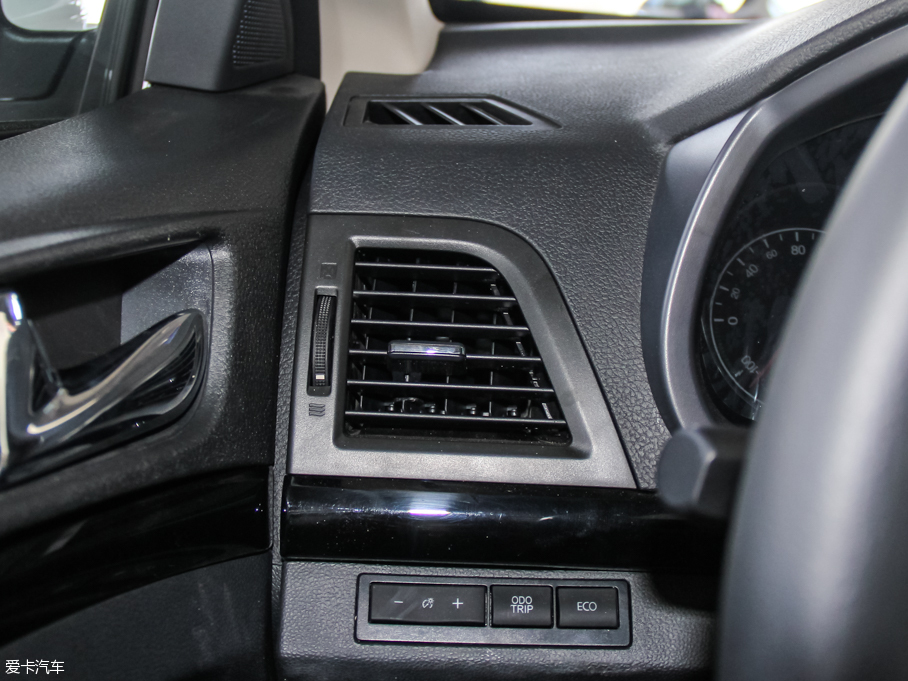 2016��ȁ���e5 300 ���A��