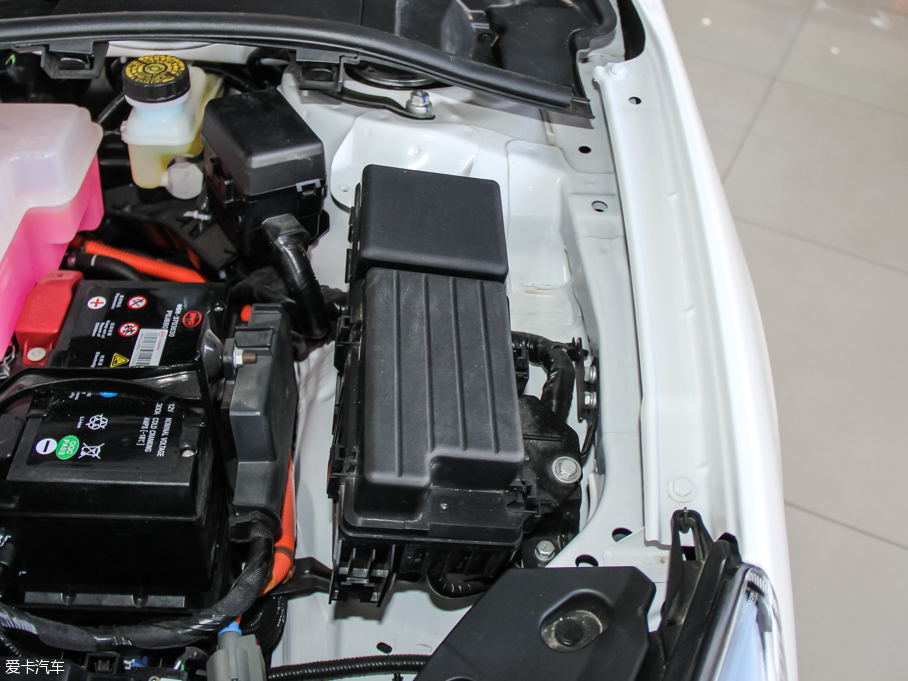 2016��ȁ���e5 300 ���A��