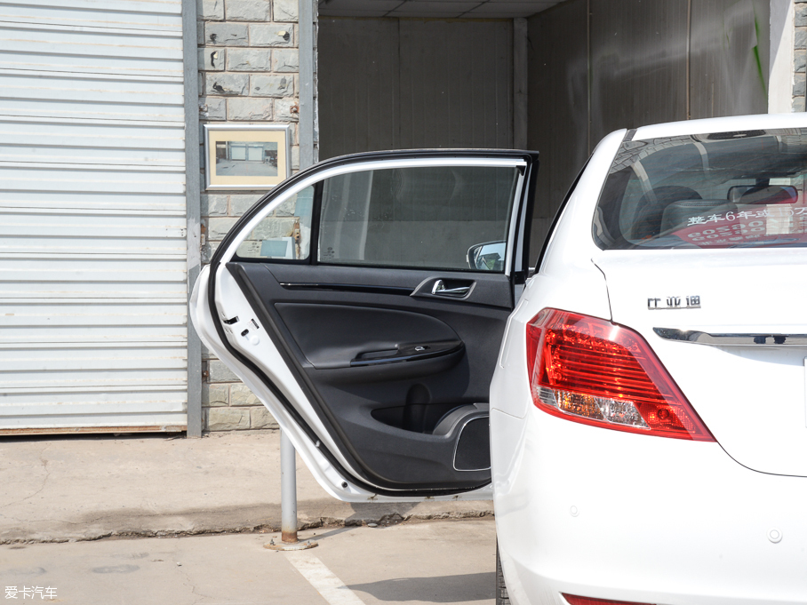 2016��ȁ���e5 300 ���A��