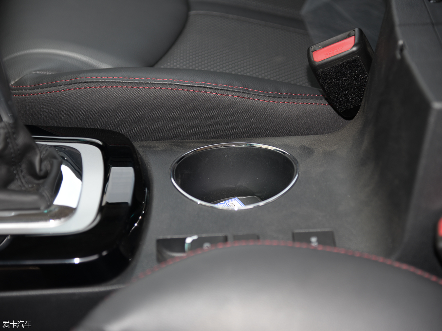 2016��ȁ���e5 300 ���A��